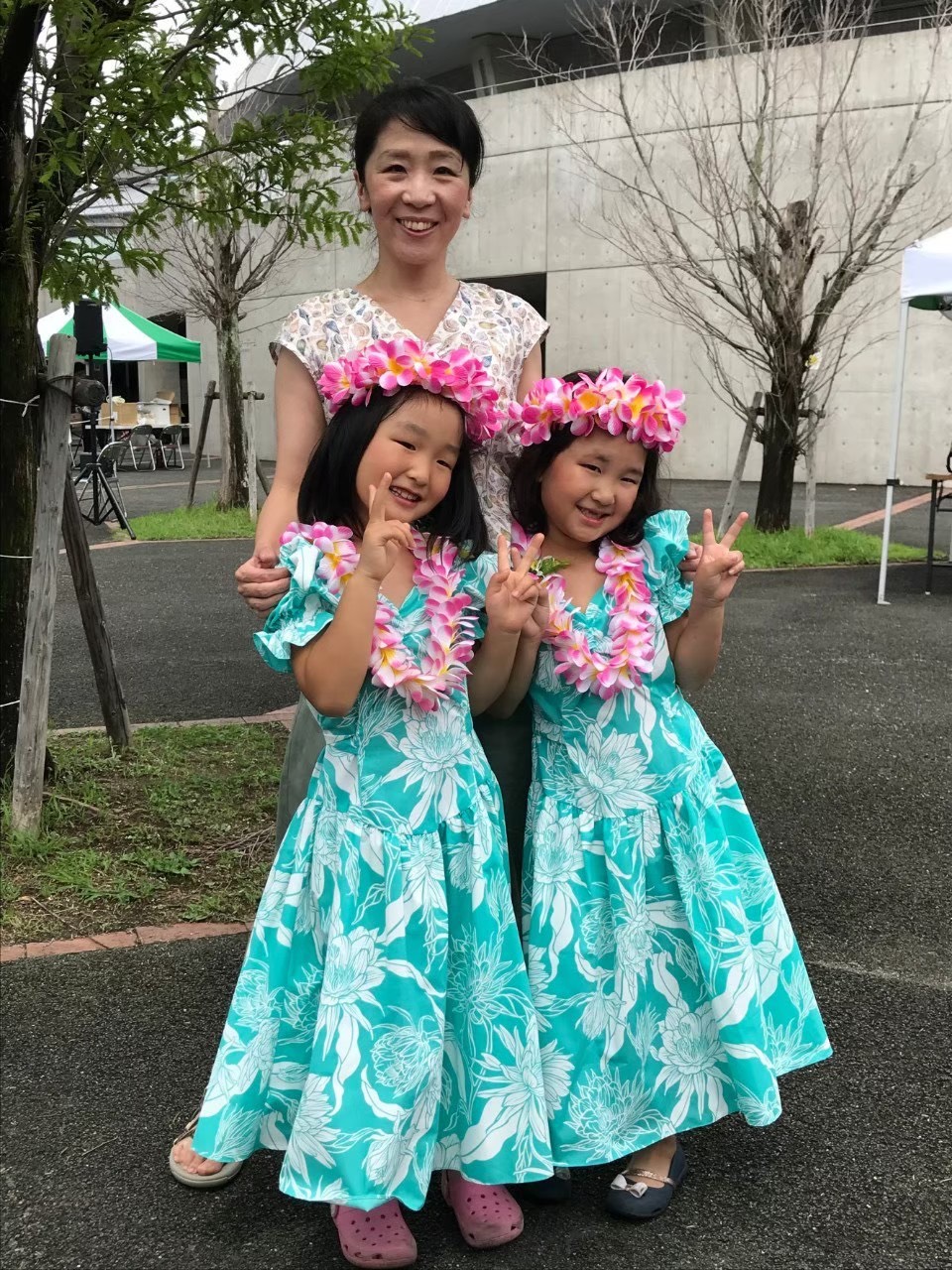 体験時に笑顔で迎える先生と生徒さん